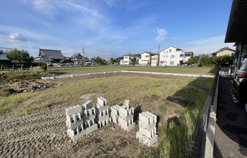 愛知県小牧市で田んぼ埋立て造成後に整地された宅地の様子